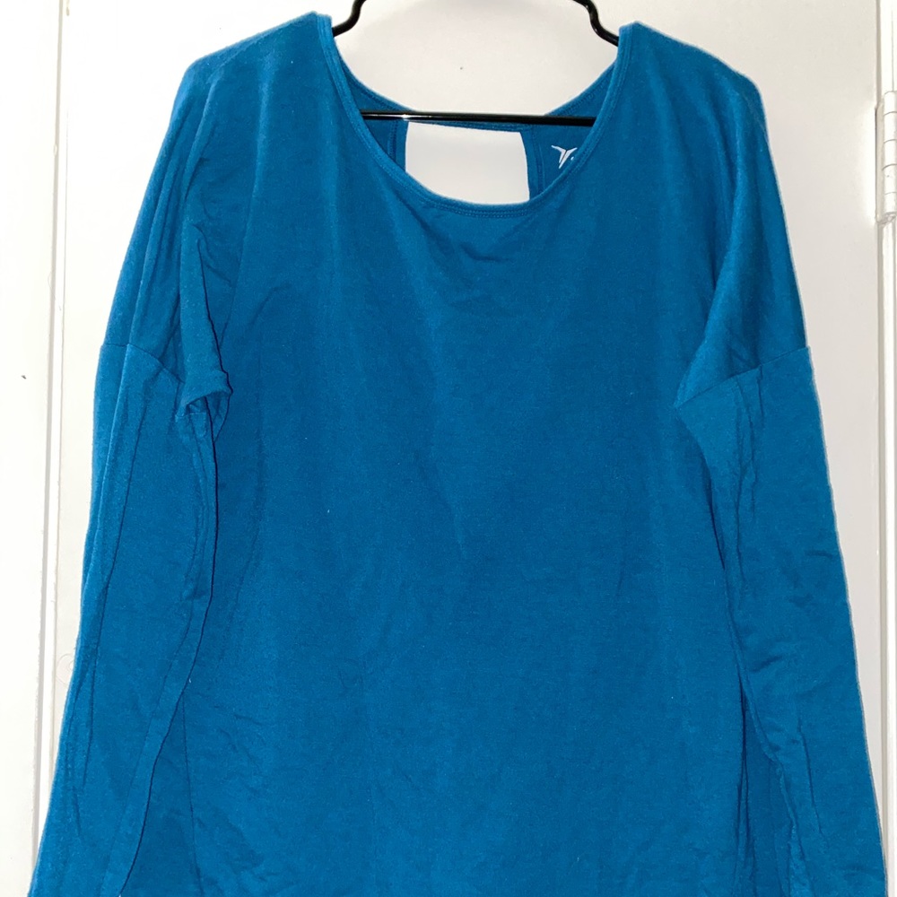 Athletic long sleeve shirt